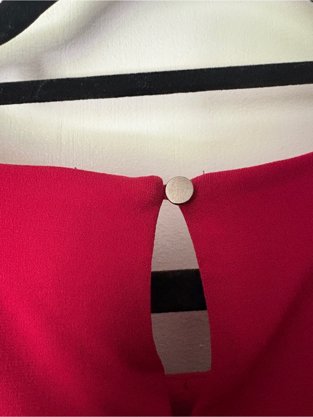 Calvin Klein Raspberry Pleated Sleeveless Shell Top - Picture 5 of 7